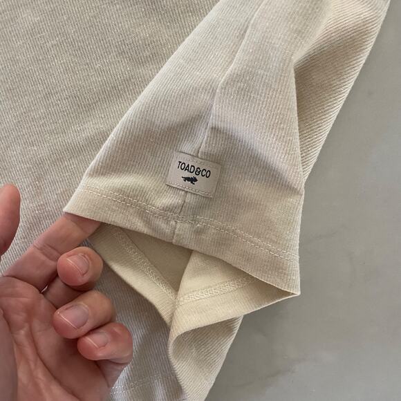 Toad&Co Piru Henley Tank Top in a light oat or salt color Women's Size Small - Picture 4 of 5